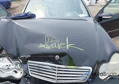 2004 Mercedes-Benz C 320 4Matic из США, поврежденный, VIN WDBRH84J44F505767